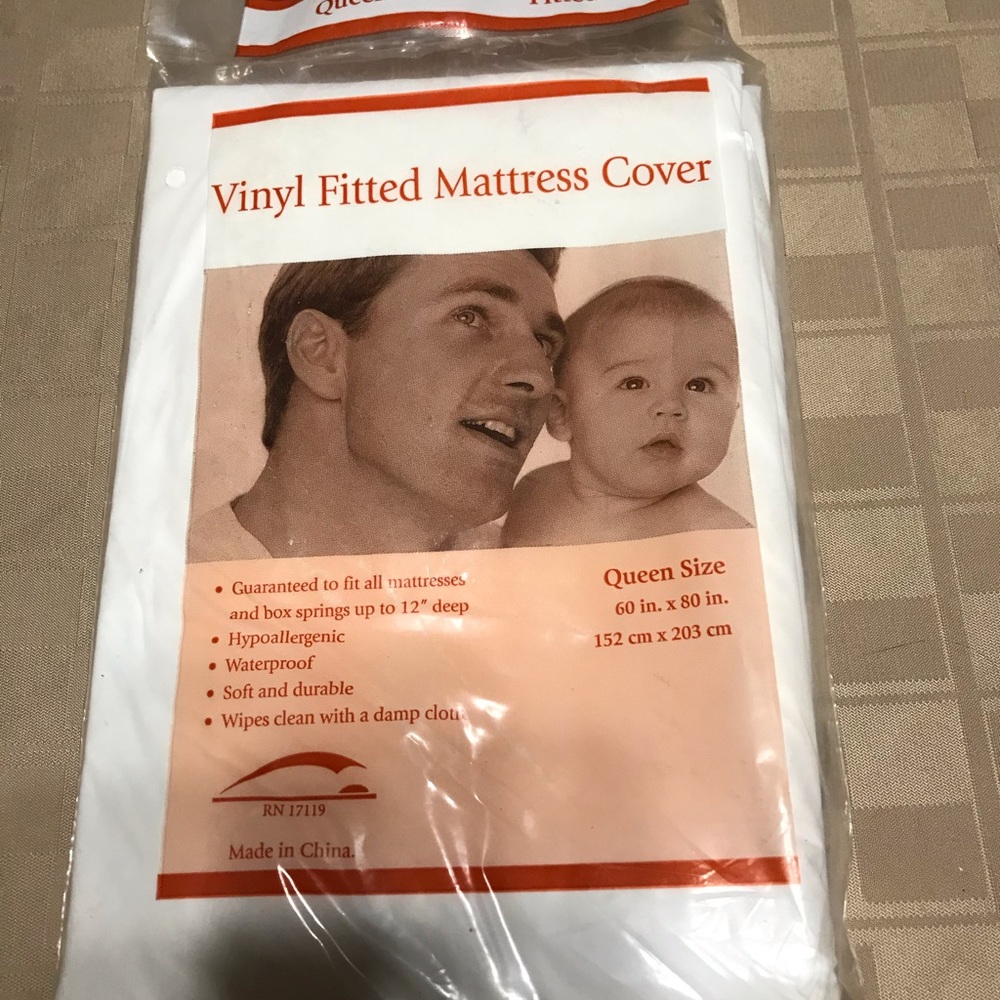 Queen Fitted Vinyl Mattress‎ Cover 60 x 80”